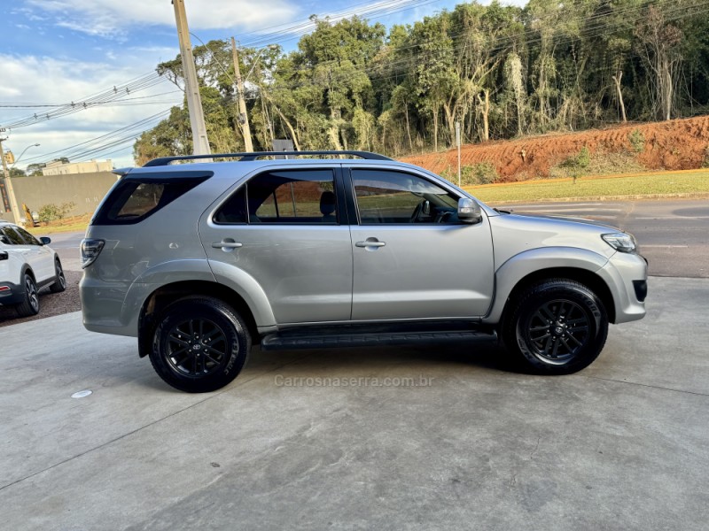HILUX SW4 2.7 SR 4X2 16V FLEX 4P AUTOMÁTICO - 2015 - LAJEADO