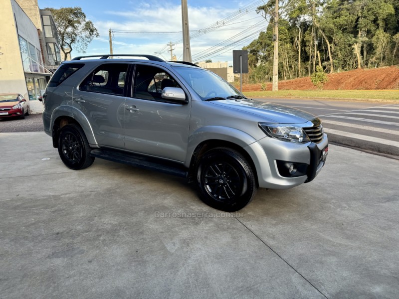 HILUX SW4 2.7 SR 4X2 16V FLEX 4P AUTOMÁTICO - 2015 - LAJEADO