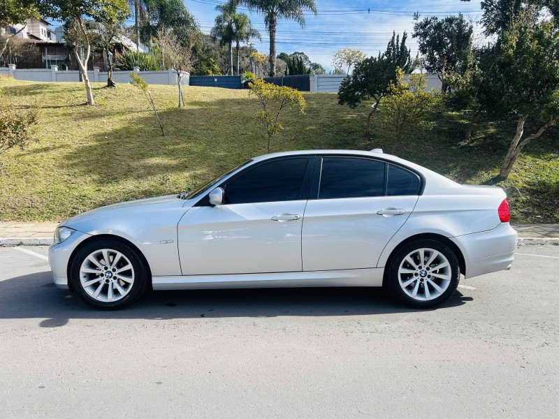 320I 2.0 16V GASOLINA 4P AUTOMÁTICO - 2011 - BENTO GONçALVES