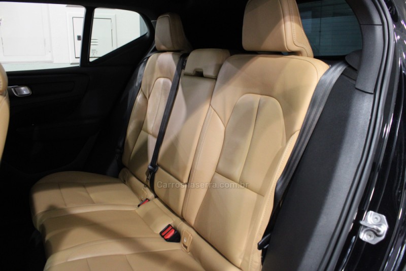 XC 40 2.0 T4 GASOLINA MOMENTUM 190CV FWD  - 2020 - CAXIAS DO SUL