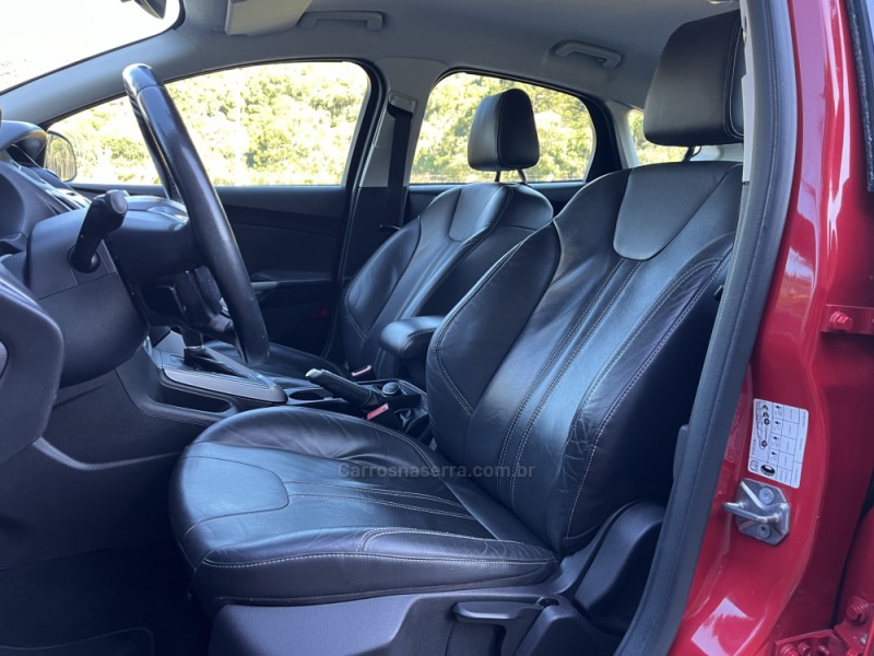 FOCUS 1.6 SE 16V FLEX 4P AUTOMÁTICO - 2014 - NOVA BASSANO