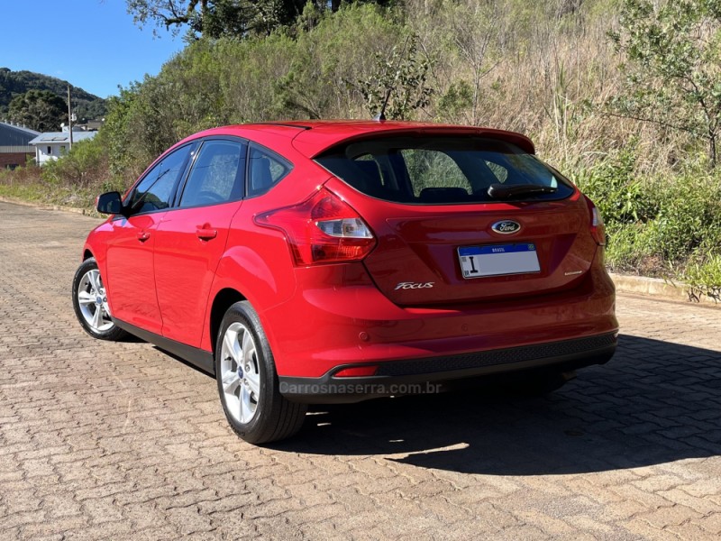 FOCUS 1.6 SE 16V FLEX 4P AUTOMÁTICO - 2014 - NOVA BASSANO