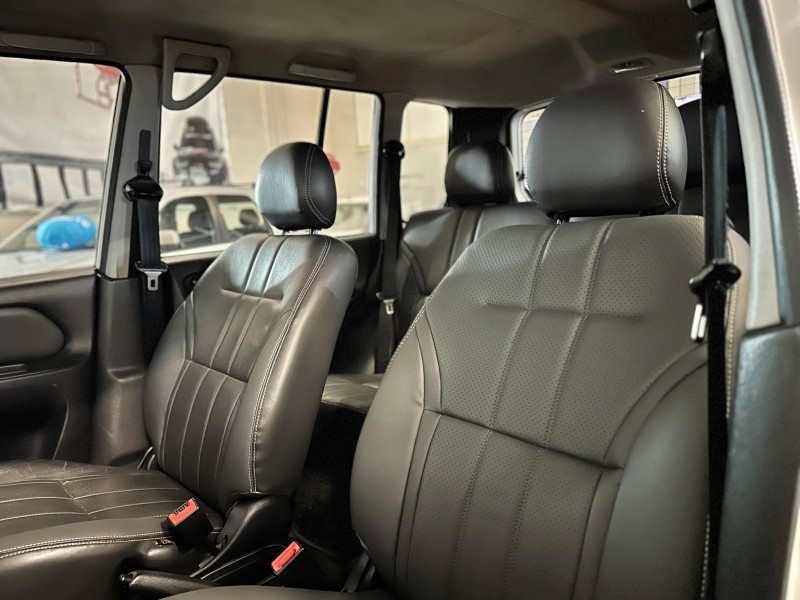 PAJERO TR4 2.0 4X4 16V 140CV FLEX 4P AUTOMÁTICO - 2013 - CAXIAS DO SUL