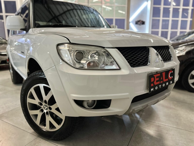 PAJERO TR4 2.0 4X4 16V 140CV FLEX 4P AUTOMÁTICO - 2013 - CAXIAS DO SUL