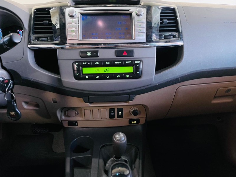 HILUX SW4 3.0 SRV 4X4 7 LUGARES 16V TURBO INTERCOOLER DIESEL 4P AUTOMÁTICO - 2012 - CAXIAS DO SUL