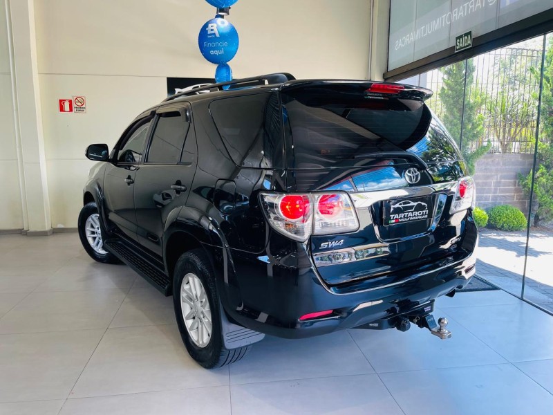 HILUX SW4 3.0 SRV 4X4 7 LUGARES 16V TURBO INTERCOOLER DIESEL 4P AUTOMÁTICO - 2012 - CAXIAS DO SUL