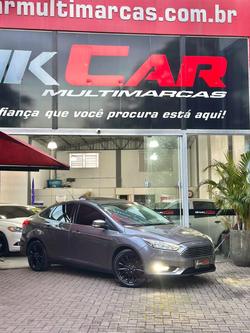 FOCUS 2.0 TITANIUM PLUS FASTBACK 16V FLEX 4P AUTOMÁTICO - 2017 - ESTâNCIA VELHA