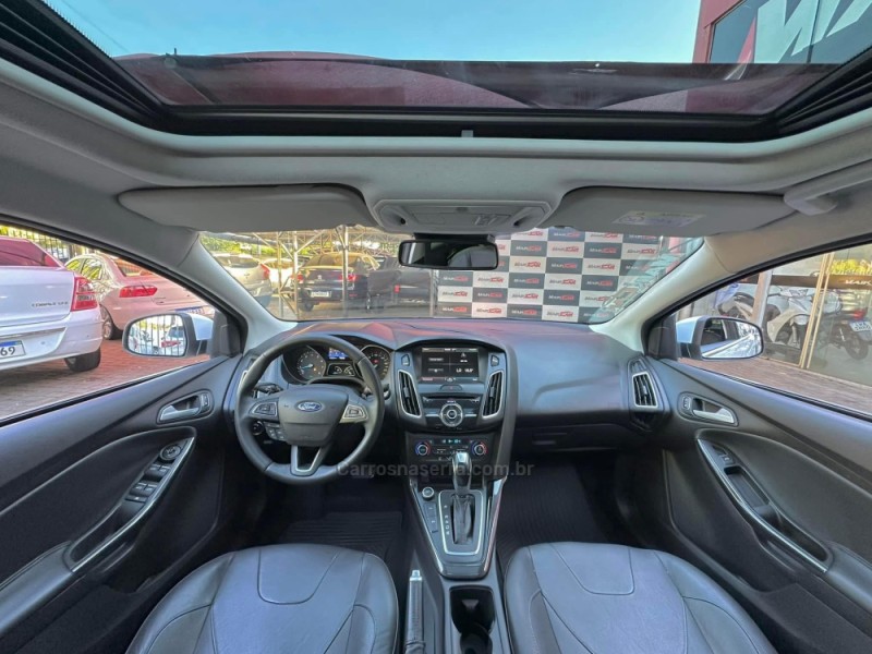 FOCUS 2.0 TITANIUM PLUS FASTBACK 16V FLEX 4P AUTOMÁTICO - 2017 - ESTâNCIA VELHA