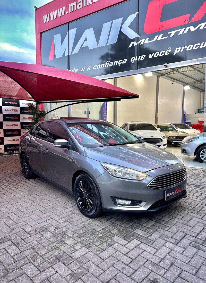 FOCUS 2.0 TITANIUM PLUS FASTBACK 16V FLEX 4P AUTOMÁTICO - 2017 - ESTâNCIA VELHA