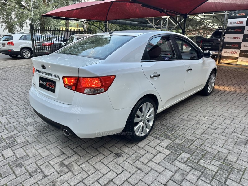 CERATO 1.6 SX3 16V FLEX 4P MANUAL - 2013 - ESTâNCIA VELHA