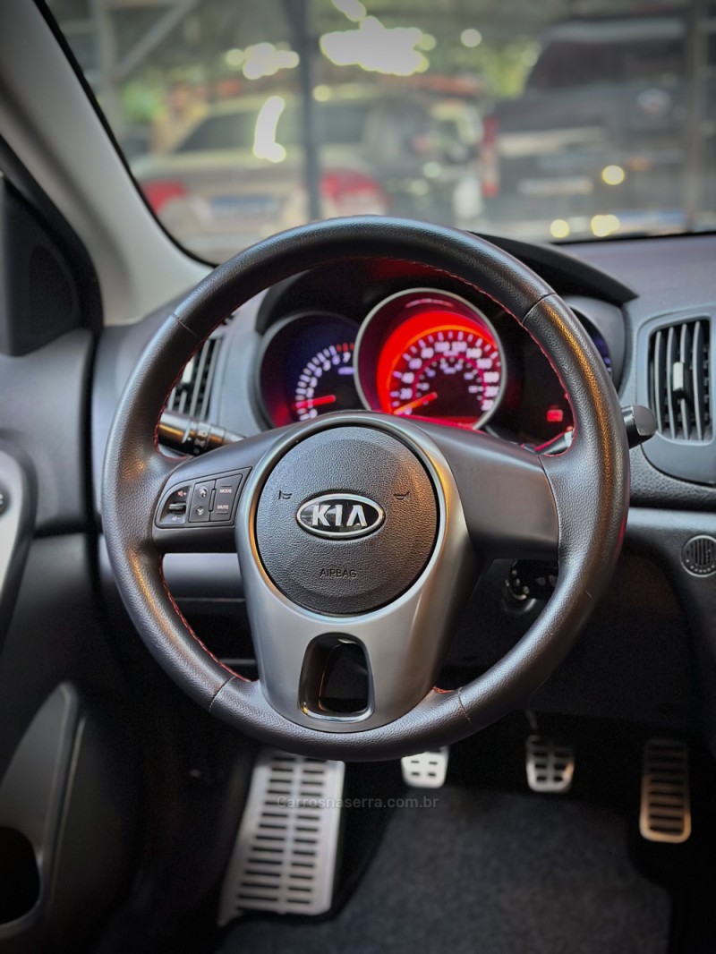 CERATO 1.6 SX3 16V FLEX 4P MANUAL - 2013 - ESTâNCIA VELHA