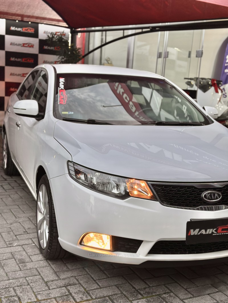 CERATO 1.6 SX3 16V FLEX 4P MANUAL - 2013 - ESTâNCIA VELHA