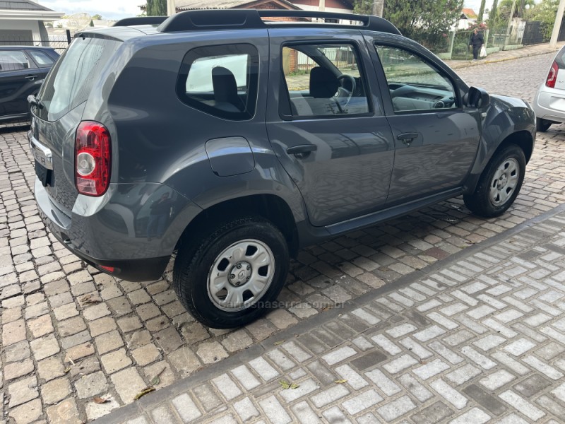 DUSTER 1.6 EXPRESSION 4X2 16V FLEX 4P MANUAL - 2015 - VERANóPOLIS