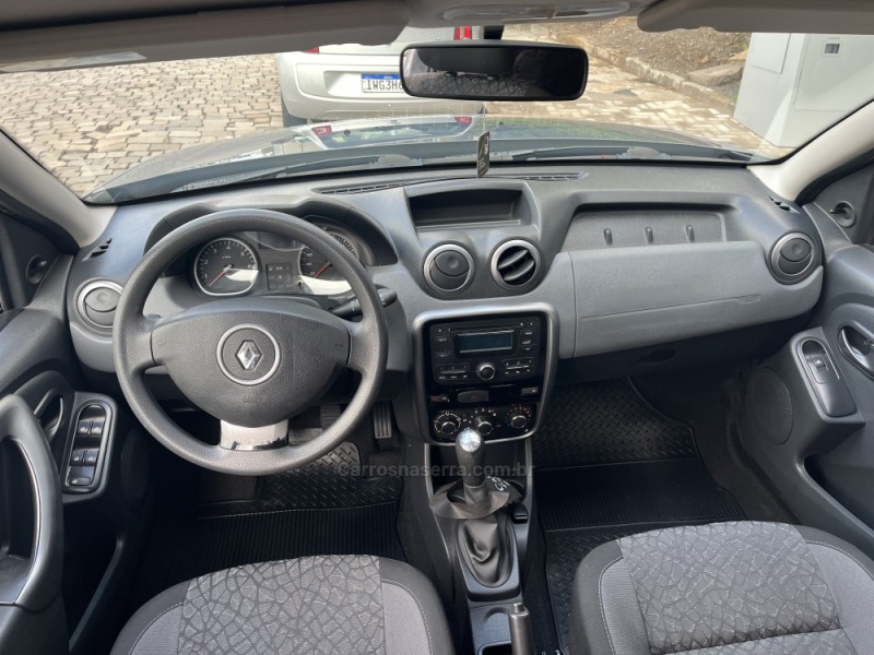 DUSTER 1.6 EXPRESSION 4X2 16V FLEX 4P MANUAL - 2015 - VERANóPOLIS