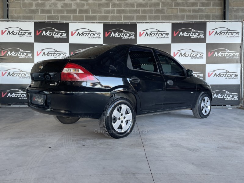 PRISMA 1.4 MPFI JOY 8V FLEX 4P MANUAL - 2010 - PAROBé