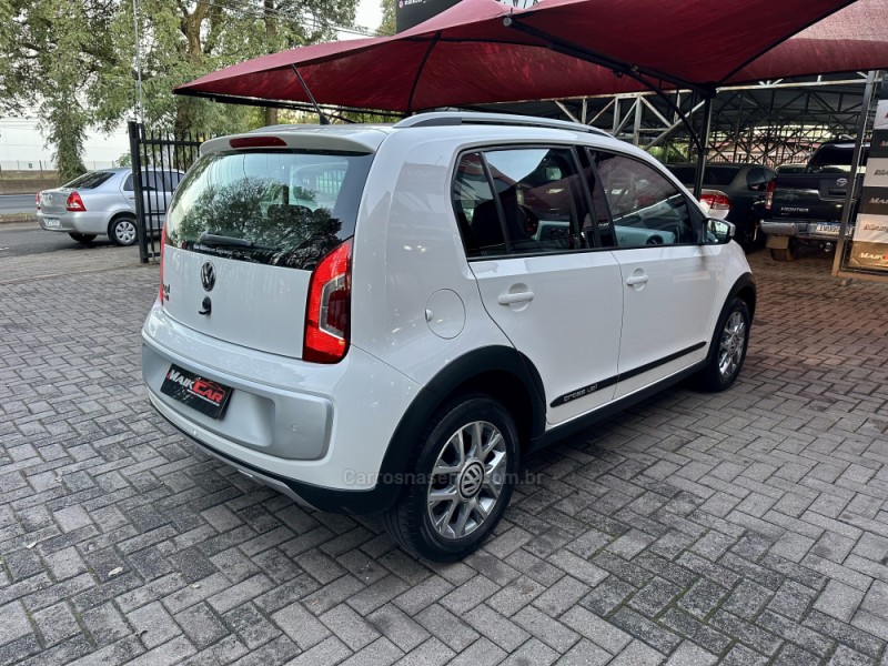 UP 1.0 CROSS T.FLEX 12V 4P MANUAL - 2015 - ESTâNCIA VELHA
