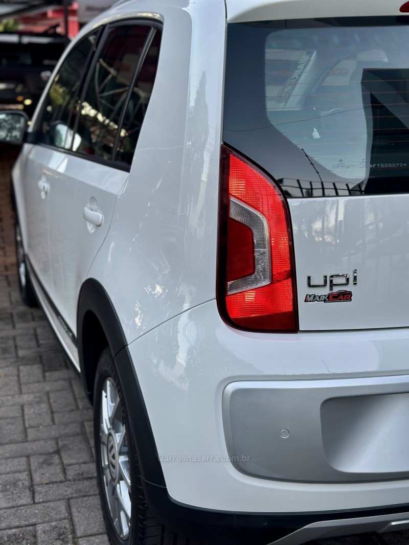 UP 1.0 CROSS T.FLEX 12V 4P MANUAL - 2015 - ESTâNCIA VELHA