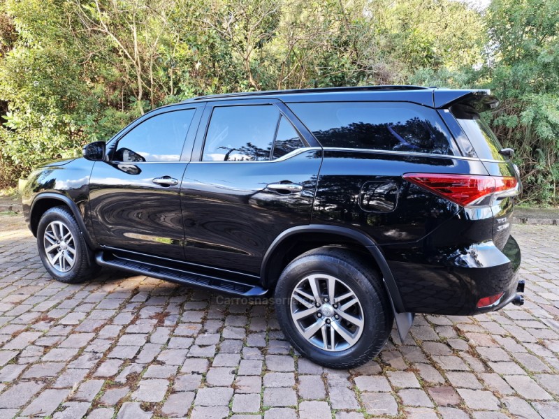 HILUX SW4 2.8 SRX 4X4 7 LUGARES 16V TURBO INTERCOOLER DIESEL 4P AUTOMÁTICO - 2018 - BENTO GONçALVES