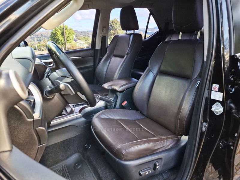 HILUX SW4 2.8 SRX 4X4 7 LUGARES 16V TURBO INTERCOOLER DIESEL 4P AUTOMÁTICO - 2018 - BENTO GONçALVES
