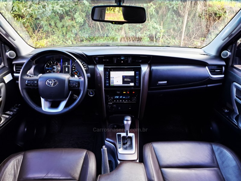 HILUX SW4 2.8 SRX 4X4 7 LUGARES 16V TURBO INTERCOOLER DIESEL 4P AUTOMÁTICO - 2018 - BENTO GONçALVES