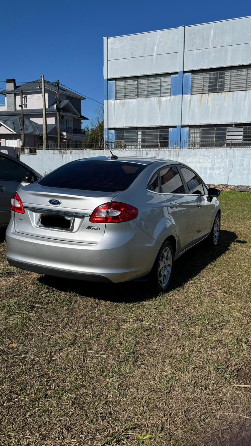 FIESTA 1.6 SE SEDAN 16V FLEX 4P MANUAL - 2012 - CAXIAS DO SUL
