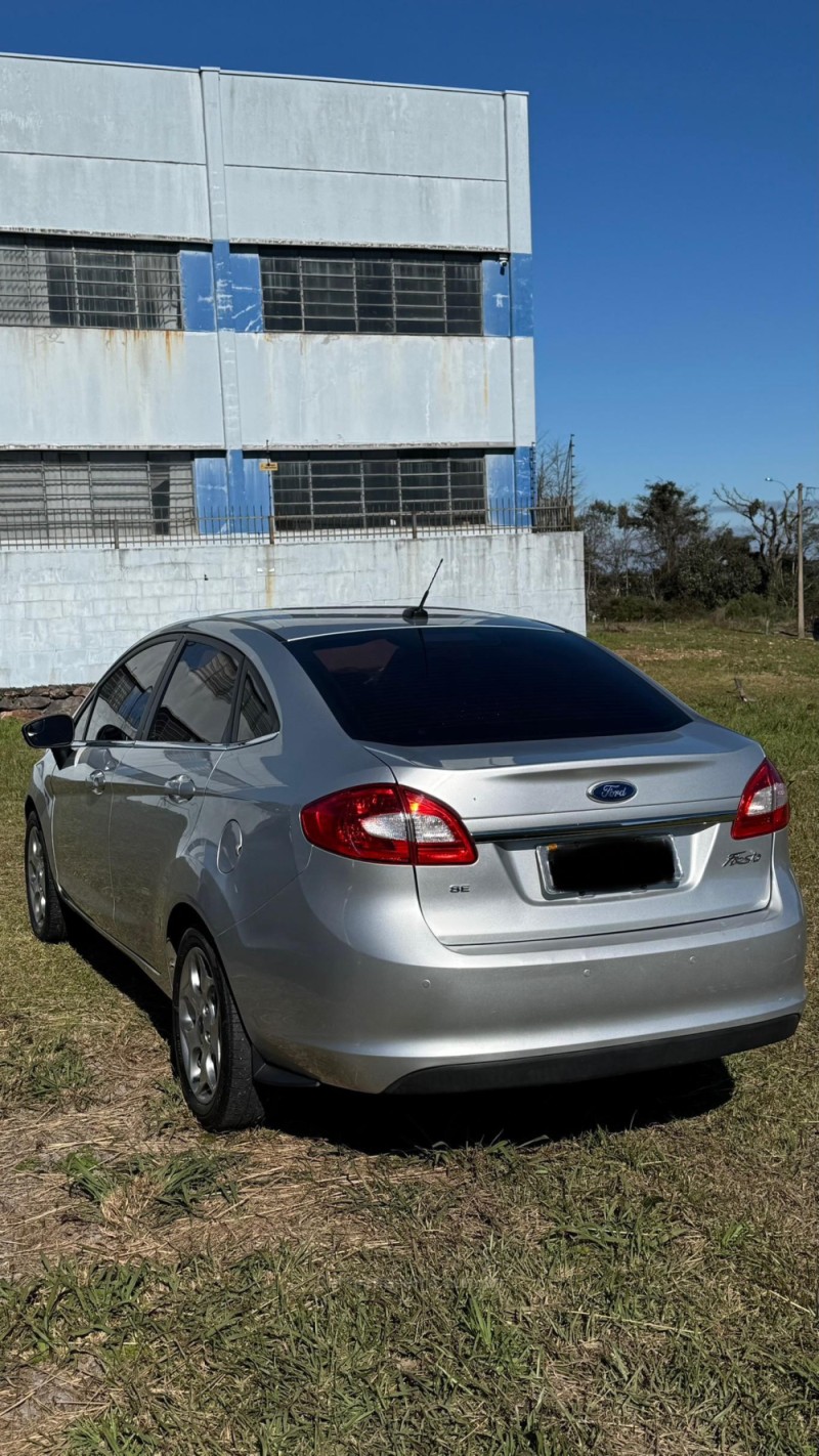fiesta 1.6 se sedan 16v flex 4p manual 2012 caxias do sul