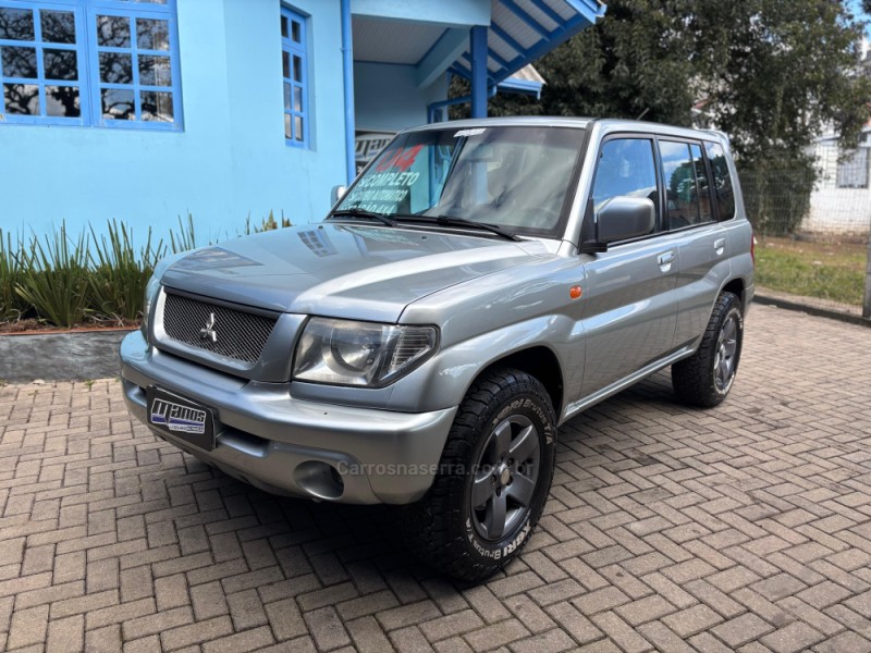 pajero tr4 2.0 4x4 16v 131cv gasolina 4p automatico 2004 canela