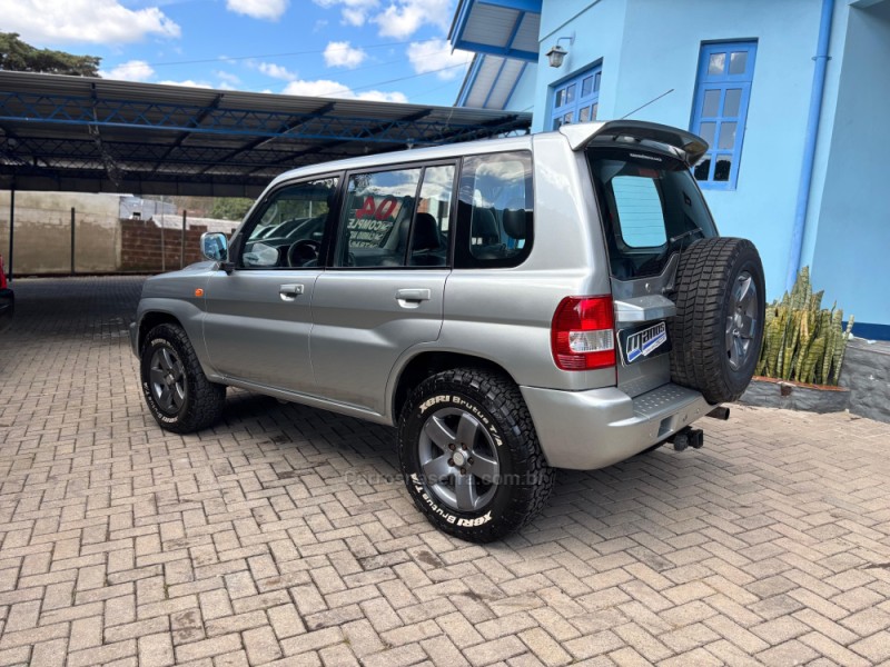 PAJERO TR4 2.0 4X4 16V 131CV GASOLINA 4P AUTOMÁTICO - 2004 - CANELA