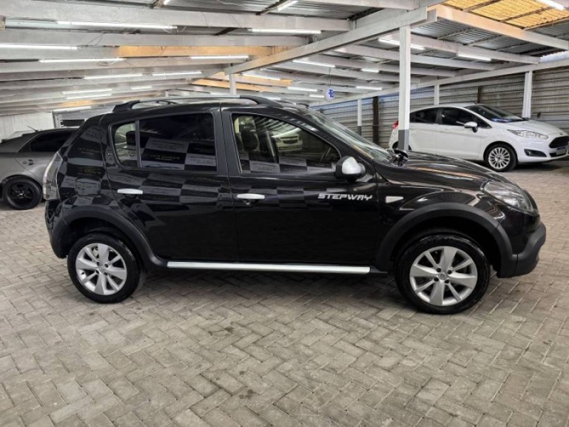 SANDERO 1.6 STEPWAY 8V FLEX 4P MANUAL - 2013 - CAXIAS DO SUL