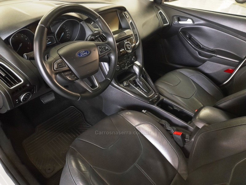 FOCUS 2.0 TITANIUM HATCH 16V FLEX 4P AUTOMÁTICO - 2016 - CAXIAS DO SUL