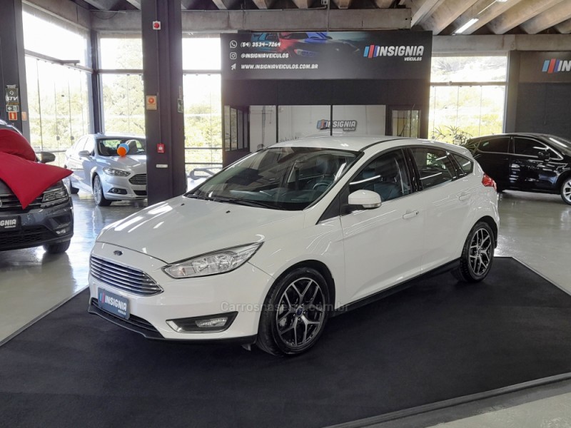 focus 2.0 titanium hatch 16v flex 4p automatico 2016 caxias do sul
