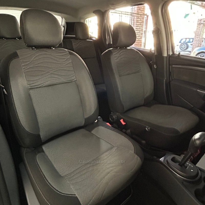 DUSTER 2.0 TECH ROAD II 4X2 16V FLEX 4P AUTOMÁTICO - 2014 - VACARIA