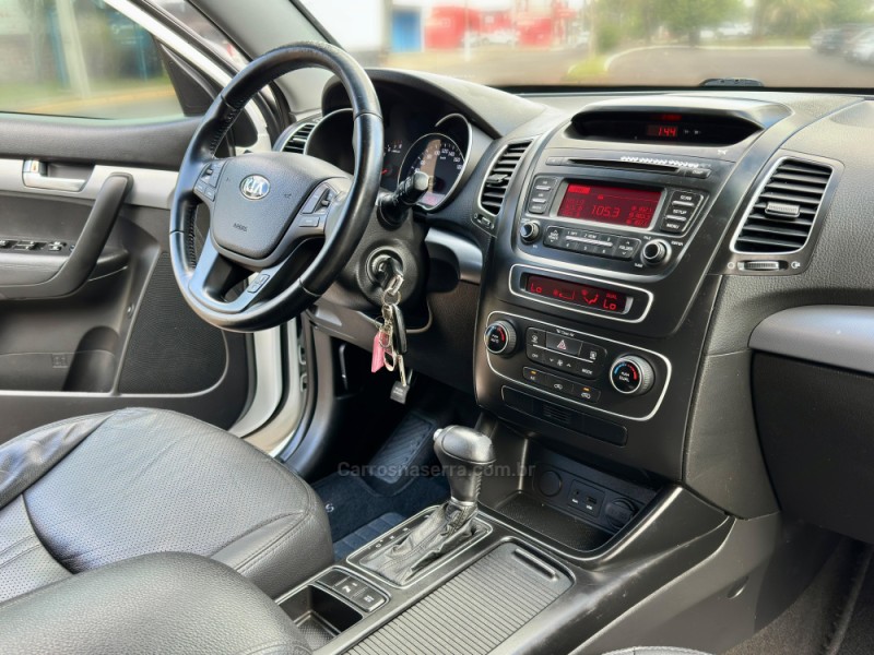 SORENTO 2.4 EX2 4X2 16V GASOLINA 4P AUTOMÁTICO - 2014 - NOVO HAMBURGO