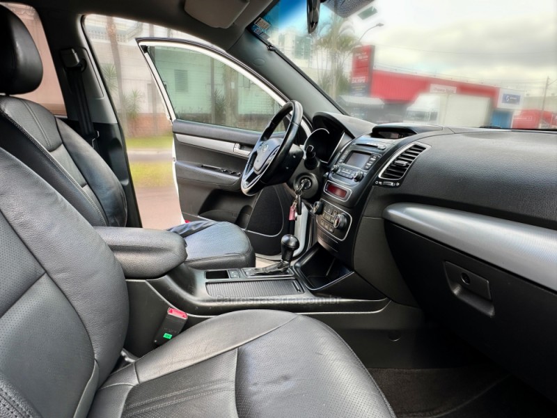 SORENTO 2.4 EX2 4X2 16V GASOLINA 4P AUTOMÁTICO - 2014 - NOVO HAMBURGO