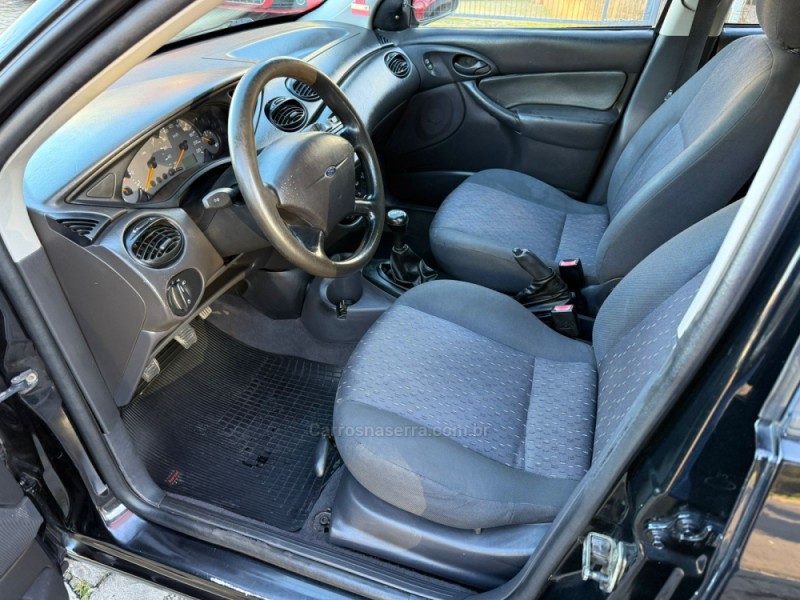 FOCUS 1.6 GL 8V GASOLINA 4P MANUAL - 2005 - FARROUPILHA