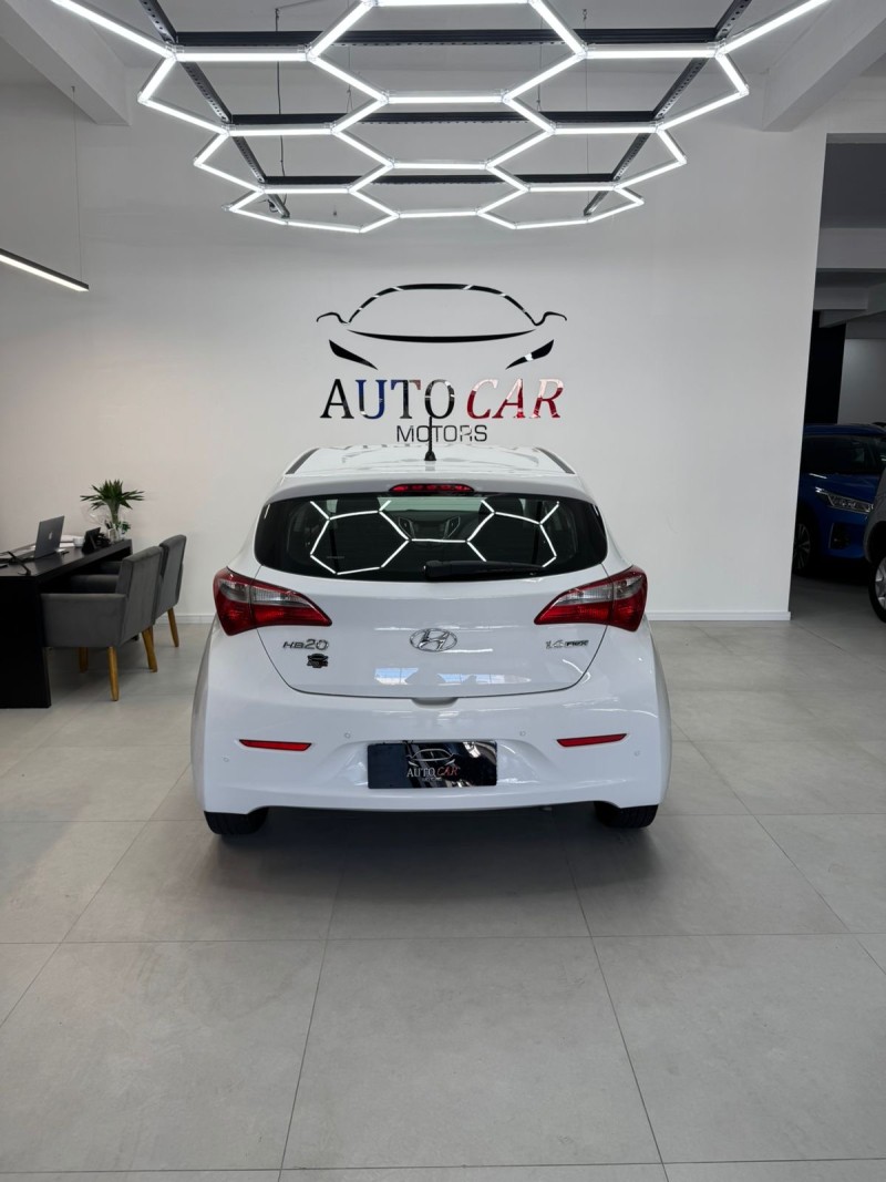 HB20 1.6 COMFORT PLUS 16V FLEX 4P MANUAL - 2015 - CAXIAS DO SUL