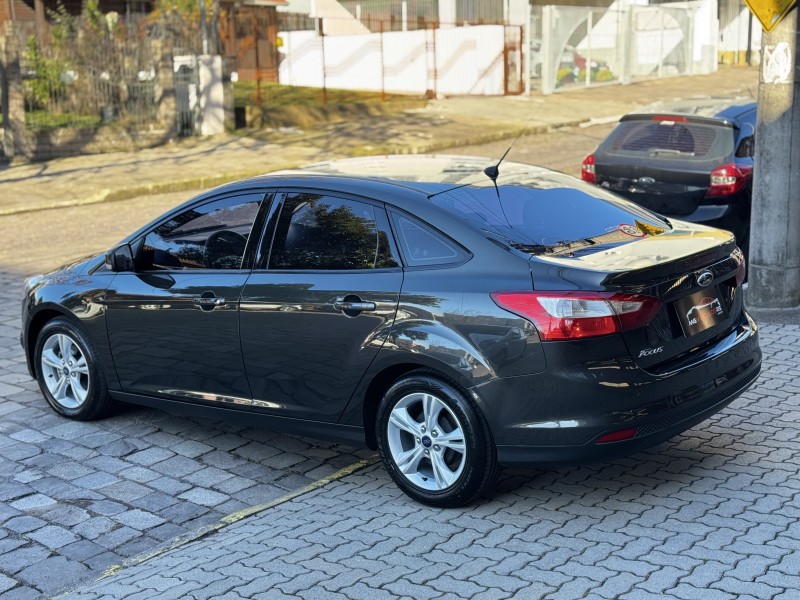 FOCUS 2.0 SE PLUS SEDAN 16V FLEX 4P AUTOMÁTICO - 2015 - CAXIAS DO SUL