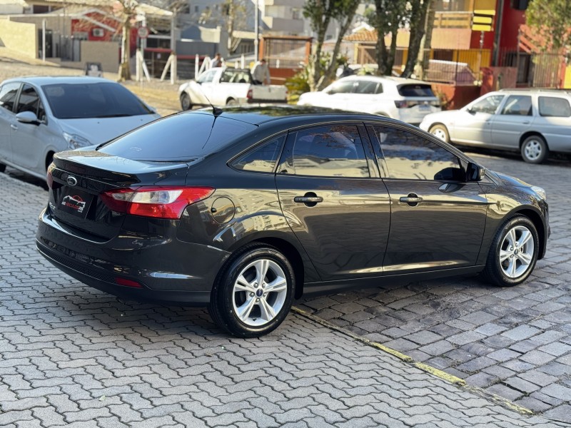 FOCUS 2.0 SE PLUS SEDAN 16V FLEX 4P AUTOMÁTICO - 2015 - CAXIAS DO SUL