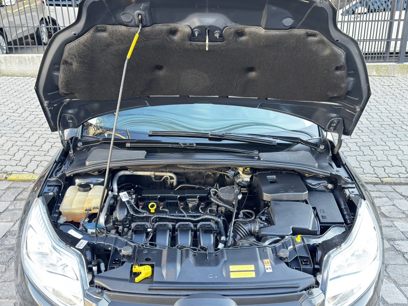 FOCUS 2.0 SE PLUS SEDAN 16V FLEX 4P AUTOMÁTICO - 2015 - CAXIAS DO SUL