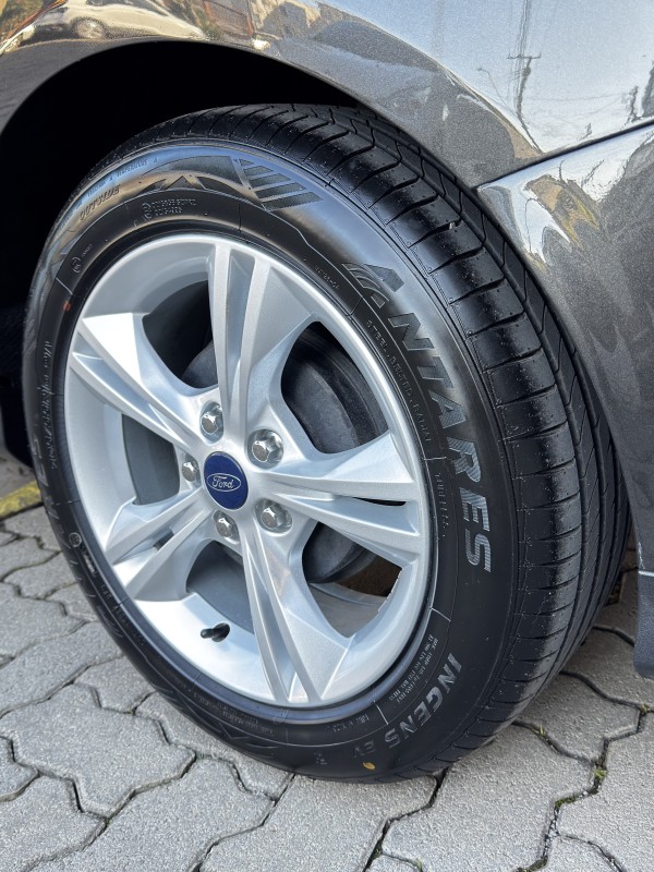 FOCUS 2.0 SE PLUS SEDAN 16V FLEX 4P AUTOMÁTICO - 2015 - CAXIAS DO SUL