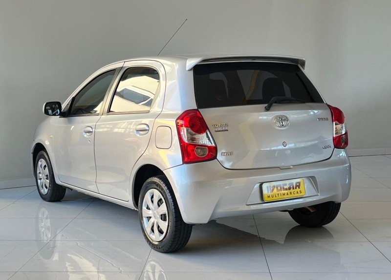ETIOS 1.3 XS 16V FLEX 4P MANUAL - 2013 - VACARIA
