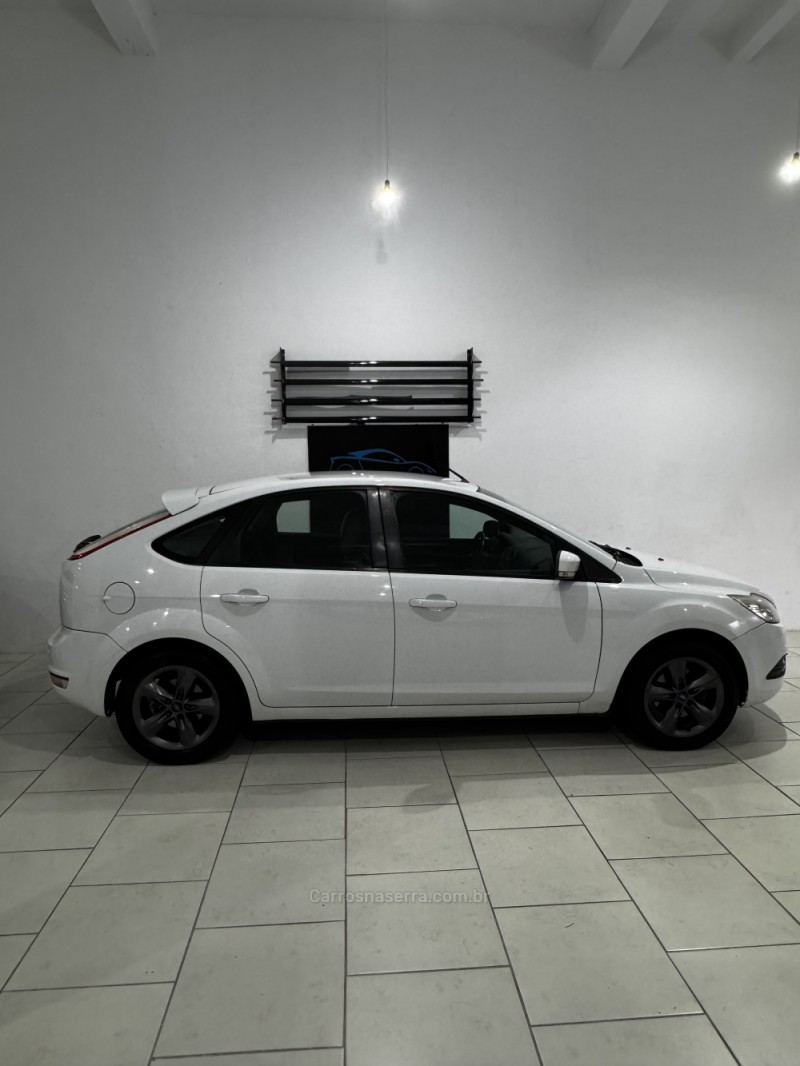 FOCUS 2.0 FC 16V GASOLINA 4P MANUAL - 2011 - CAXIAS DO SUL
