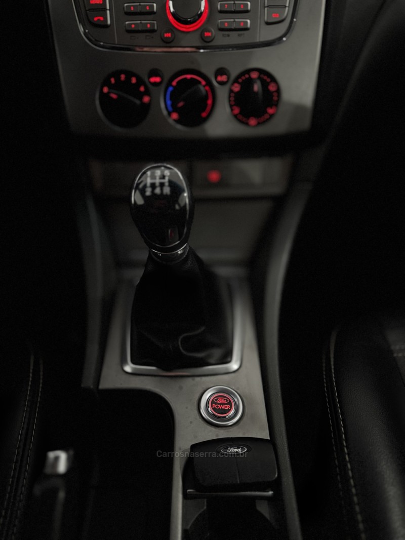 FOCUS 2.0 FC 16V GASOLINA 4P MANUAL - 2011 - CAXIAS DO SUL