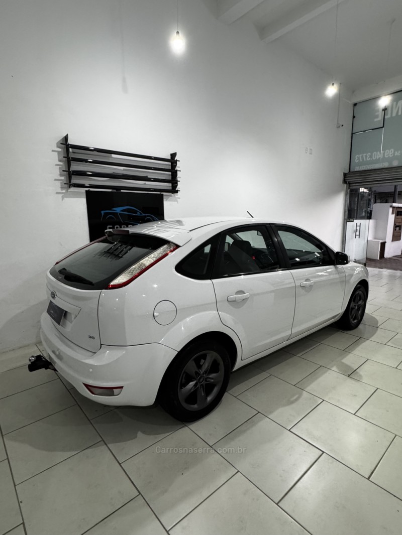 FOCUS 2.0 FC 16V GASOLINA 4P MANUAL - 2011 - CAXIAS DO SUL