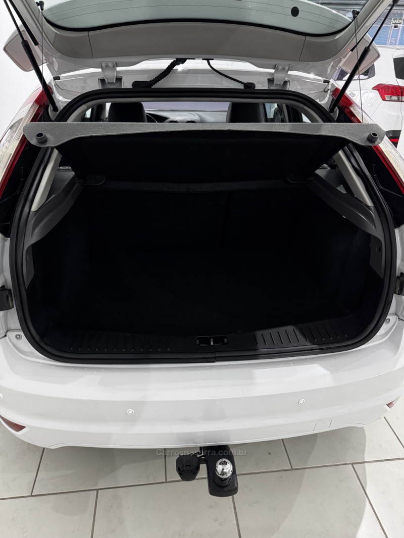 FOCUS 2.0 FC 16V GASOLINA 4P MANUAL - 2011 - CAXIAS DO SUL