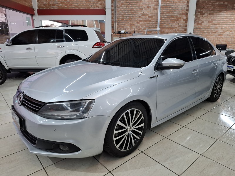 JETTA 2.0 TSI HIGHLINE 200CV GASOLINA 4P TIPTRONIC - 2012 - FARROUPILHA
