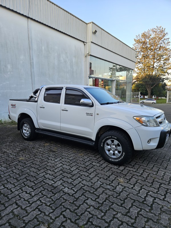 HILUX 3.0 SRV 4X4 CD 16V TURBO INTERCOOLER DIESEL 4P AUTOMÁTICO - 2008 - FARROUPILHA