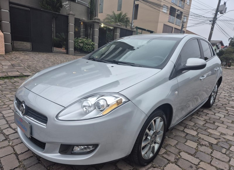 bravo 1.8 essence 16v flex 4p manual 2012 caxias do sul