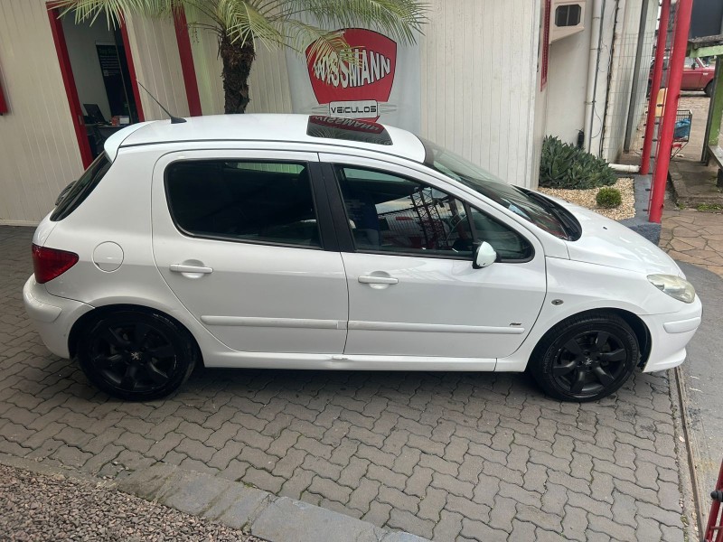307 2.0 PRESENCE 16V FLEX 4P AUTOMÁTICO - 2010 - TRêS COROAS