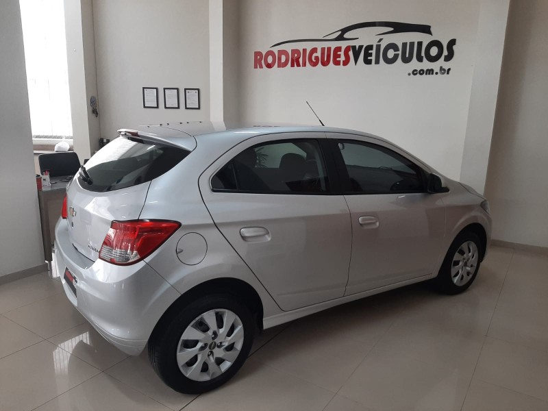 ONIX 1.4 MPFI LT 8V FLEX 4P MANUAL - 2016 - CAXIAS DO SUL